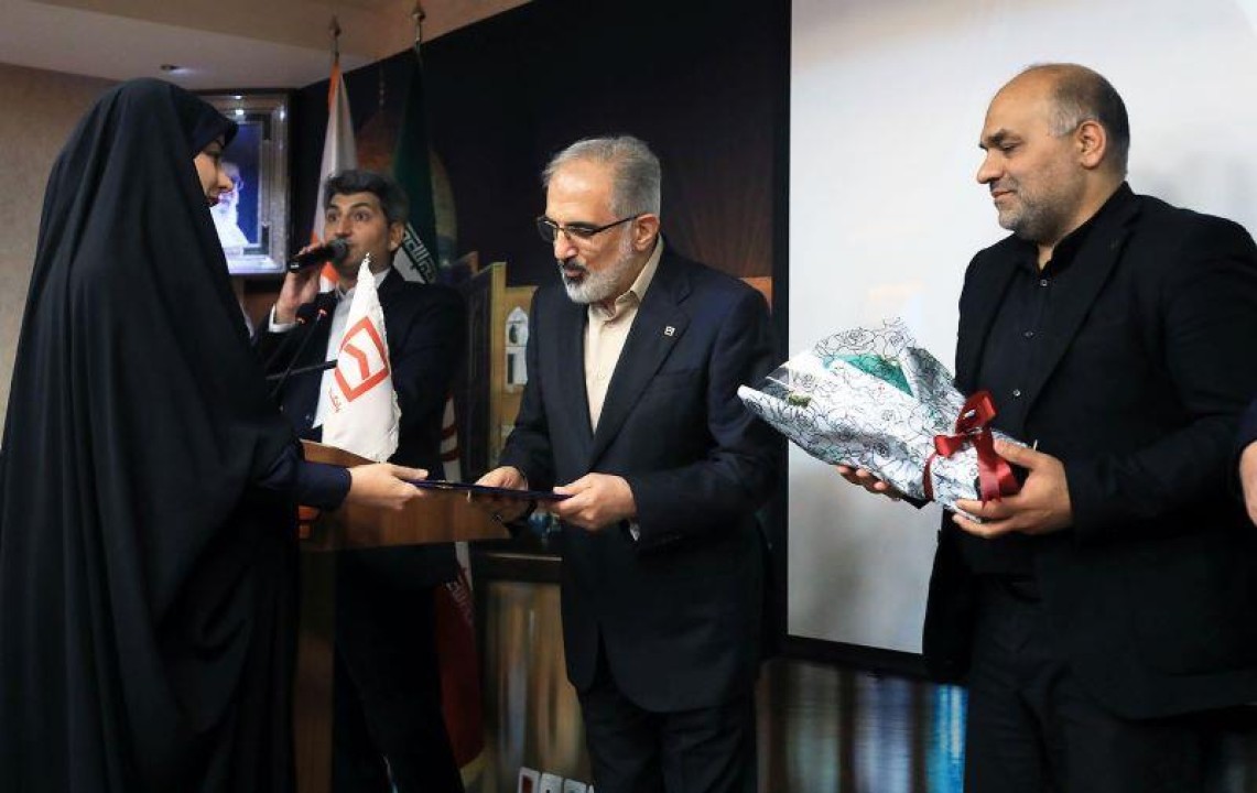 تقدیر مدیرعامل بانک مسکن از تلاش خبرنگاران در عرصه اطلاع رسانی تقدیر مدیرعامل بانک مسکن از تلاش خبرنگاران در عرصه اطلاع رسانی